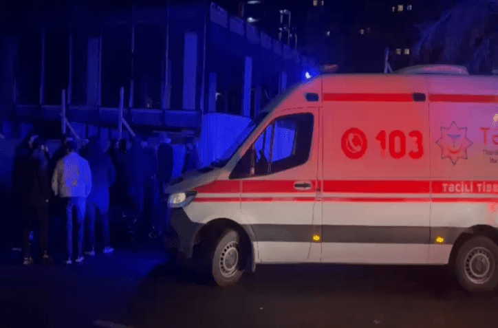 Bakıda qardaş və bacı bir-birini bıçaqladı Bakıda qardaş və bacı bir-birini bıçaqladı
