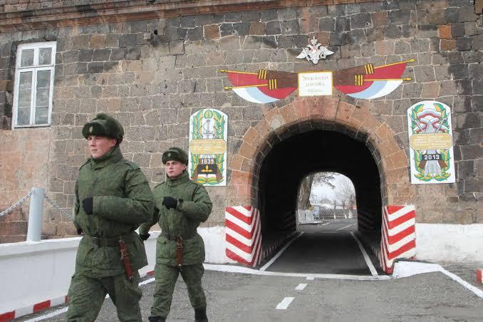 Putin hərbi bazanı Ermənistandan çıxaracaq? - AÇIQLAMA