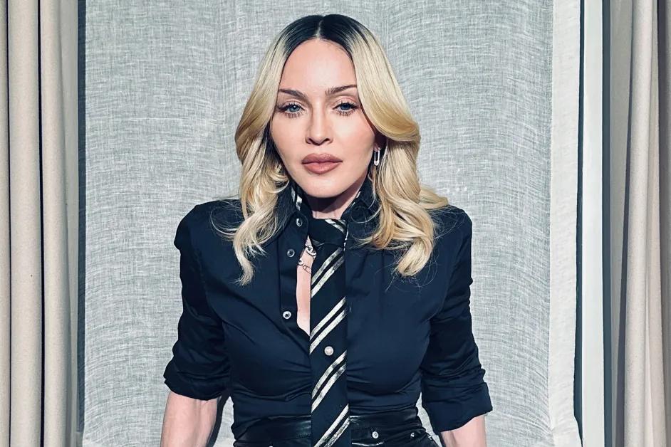 Madonna hər kəsi heyrətləndirdi - FOTO