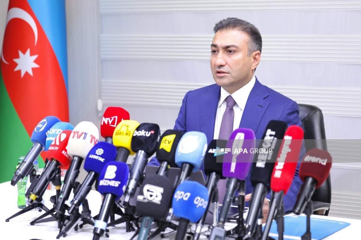 Anar Bayramov: Daha çox nəticə göstərən həkimlərimiz artıq əməkhaqqı almalıdır Anar Bayramov: Daha çox nəticə göstərən həkimlərimiz artıq əməkhaqqı almalıdır