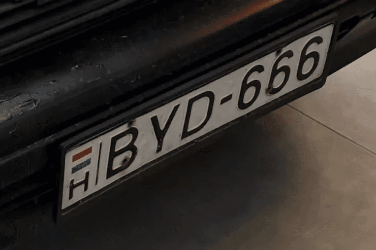 Nömrə 1000 dollara, maşın pulsuz satılır Nömrə 1000 dollara, maşın pulsuz satılır
