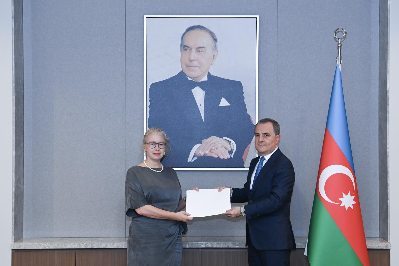 Bayramov qazaxıstanlı həmkarı ilə danışdı