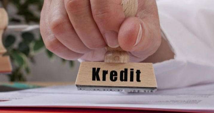 Azərbaycan banklarında dollar bumu: Xarici valyutada kreditlər artır Azərbaycan banklarında dollar bumu: Xarici valyutada kreditlər artır