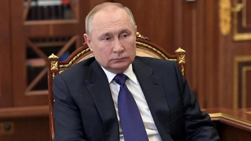 Putin ordusuna əmr verdi Putin ordusuna əmr verdi