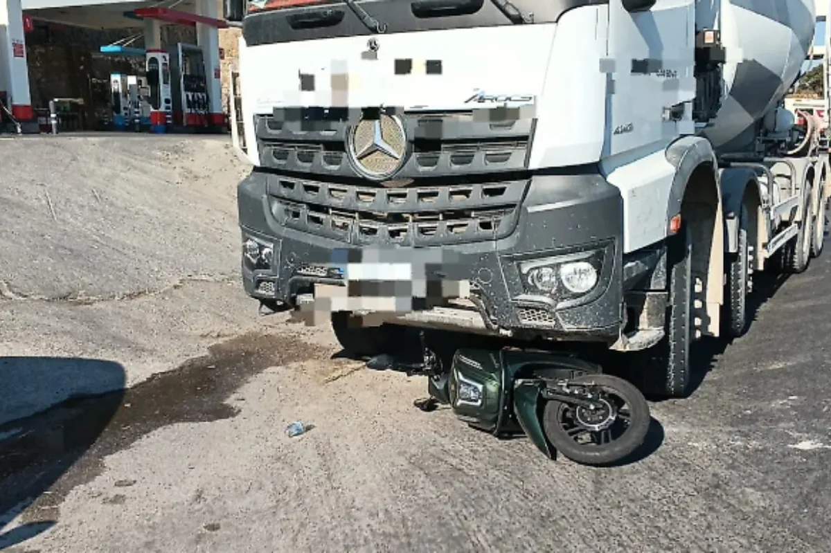 Azərbaycanlı gənc betonqarışdıran maşının altında qalaraq öldü Azərbaycanlı gənc betonqarışdıran maşının altında qalaraq öldü