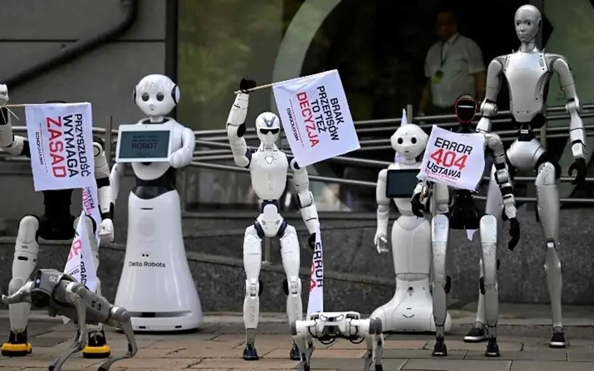 Bu dəfə robotlar “etiraz aksiyası keçirdi” - Video Bu dəfə robotlar “etiraz aksiyası keçirdi” - Video