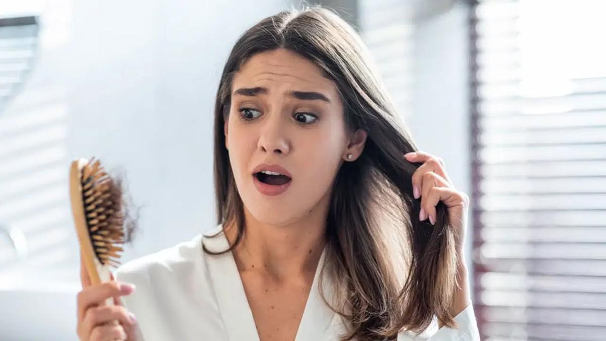 Payızda saç tökülməsi niyə artır? Payızda saç tökülməsi niyə artır?