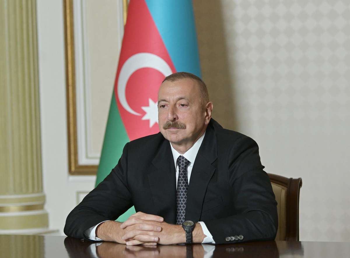 Prezident Aleksandr Şarovskinin vəfatı ilə bağı nekroloq imzalayıb Prezident Aleksandr Şarovskinin vəfatı ilə bağı nekroloq imzalayıb