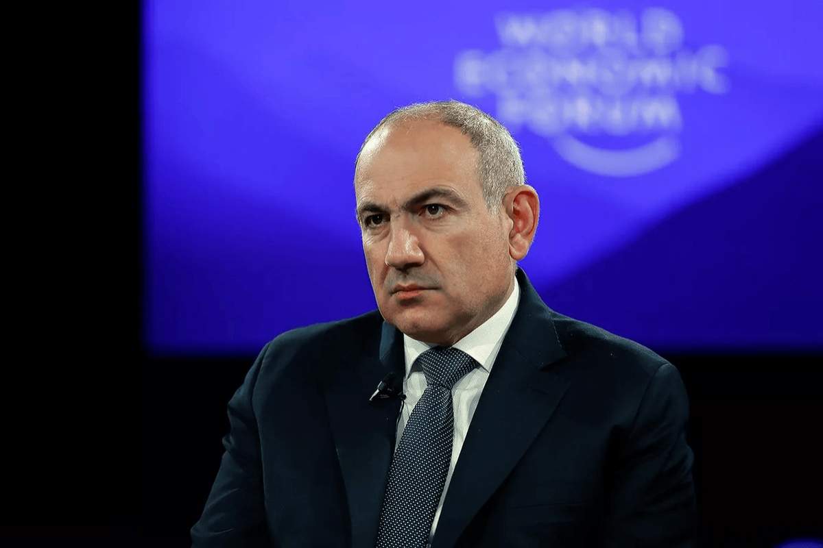 Paşinyan Fransaya gedib Paşinyan Fransaya gedib