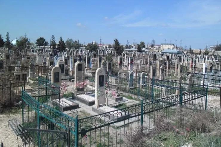 Qəbiristanlığa getdi, qarət olundu Qəbiristanlığa getdi, qarət olundu
