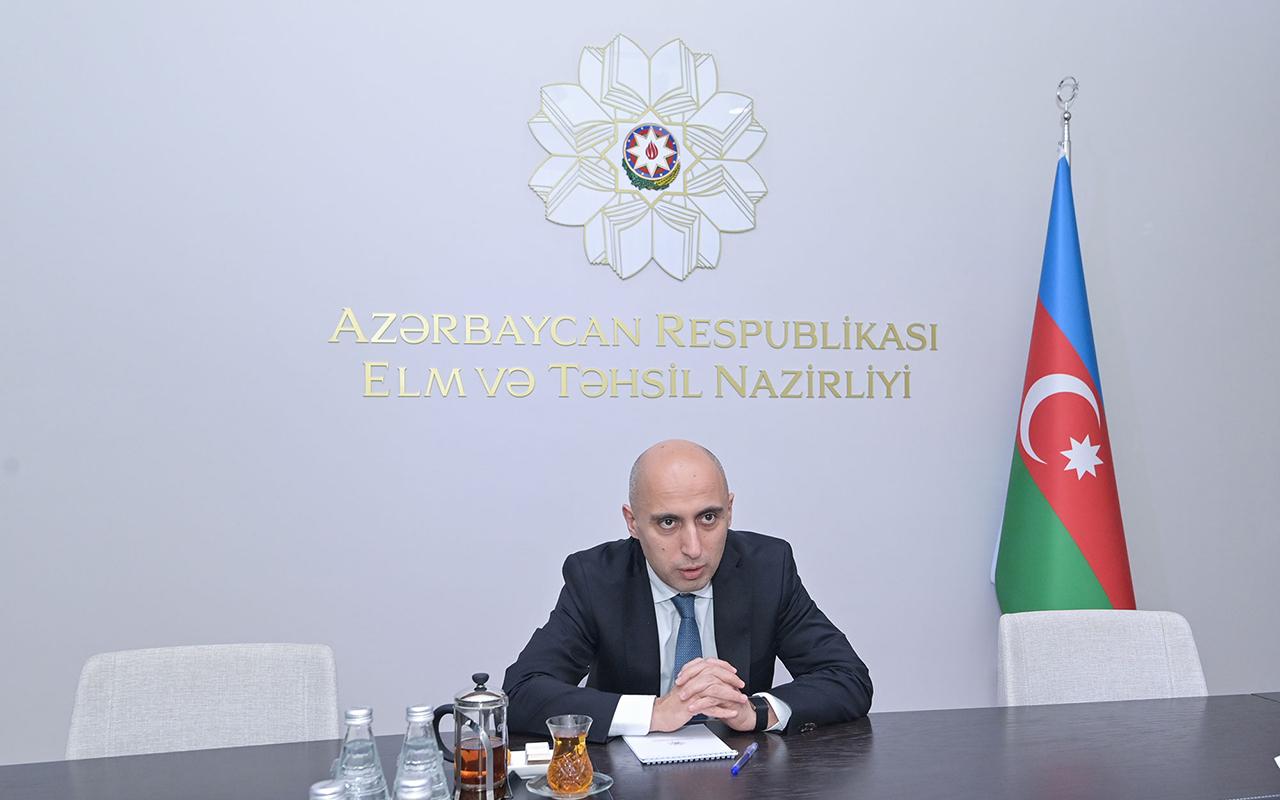 “Filankəs xanımın məktəbi” yaxşı anlayış deyil”