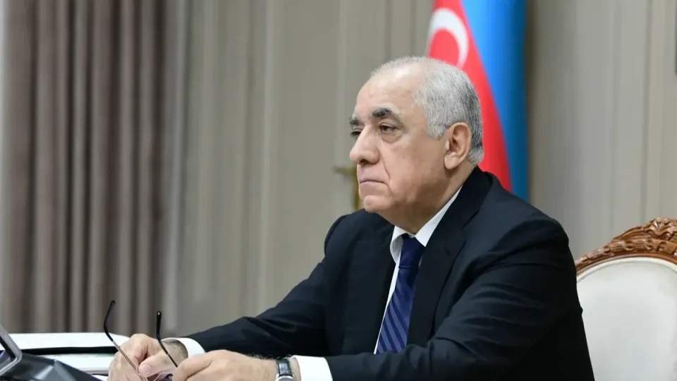 Baş nazir qərar imzaladı Baş nazir qərar imzaladı