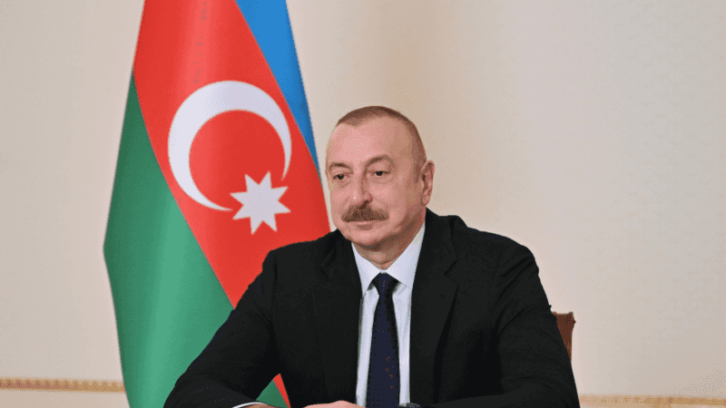 İlham Əliyev layiq görüldüyü 500 min dollarlıq mükafatı fonda bağışladı İlham Əliyev layiq görüldüyü 500 min dollarlıq mükafatı fonda bağışladı