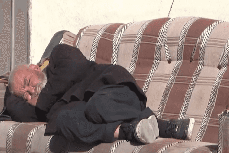 Bakıda kişi çarpayıdan yıxılıb öldü Bakıda kişi çarpayıdan yıxılıb öldü