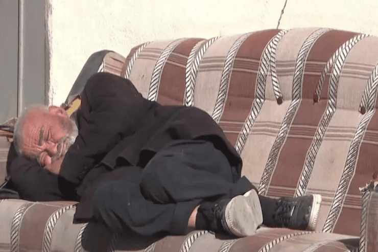 Bakıda kişi çarpayıdan yıxılıb öldü