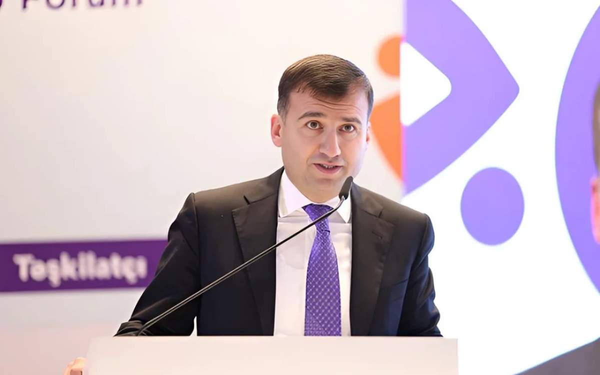 Azər Mursaqulov 3 şöbə müdirini işdən çıxardı Azər Mursaqulov 3 şöbə müdirini işdən çıxardı