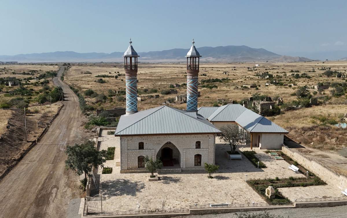 Azad olunmuş ərazilərdə artıq 12 məscid bərpa edilib Azad olunmuş ərazilərdə artıq 12 məscid bərpa edilib