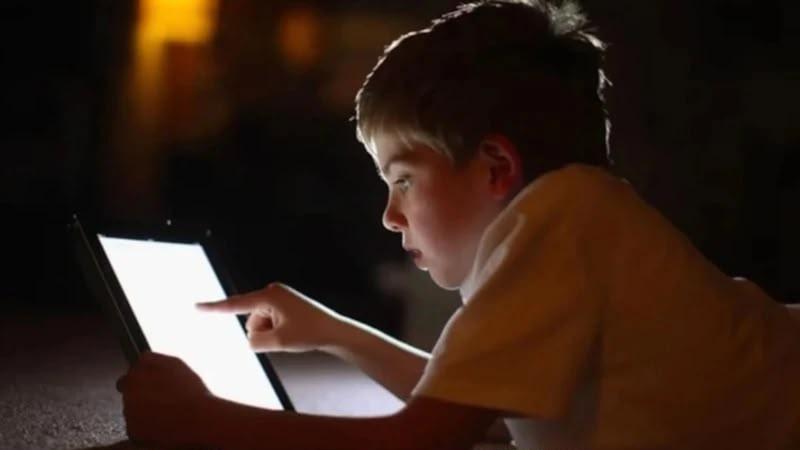 Aİ uşaqların sosial media istifadəsinə yaş məhdudiyyəti gətirəcək Aİ uşaqların sosial media istifadəsinə yaş məhdudiyyəti gətirəcək