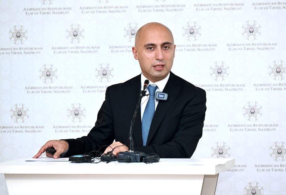 Emin Əmrullayevdən Bilik Günü ilə bağlı TƏBRİK Emin Əmrullayevdən Bilik Günü ilə bağlı TƏBRİK