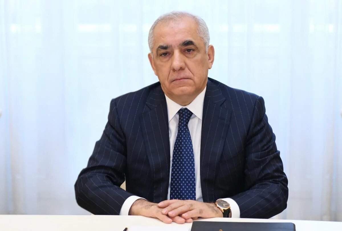 Əli Əsədov qərar imzaladı Əli Əsədov qərar imzaladı
