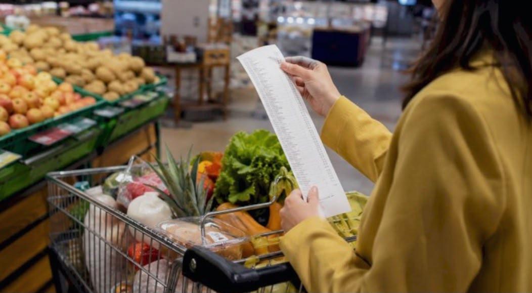 Rəfdə başqa, kassada başqa qiymət – Marketlər müştərini aldadır?