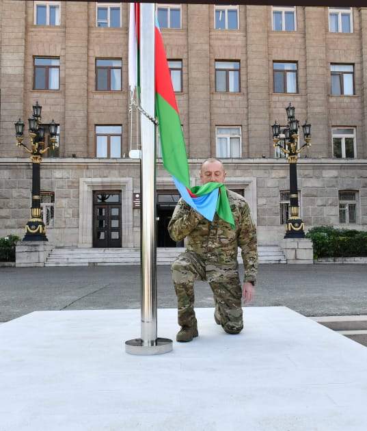 Bir sutkada qazanılan tarixi Zəfər Bir sutkada qazanılan tarixi Zəfər