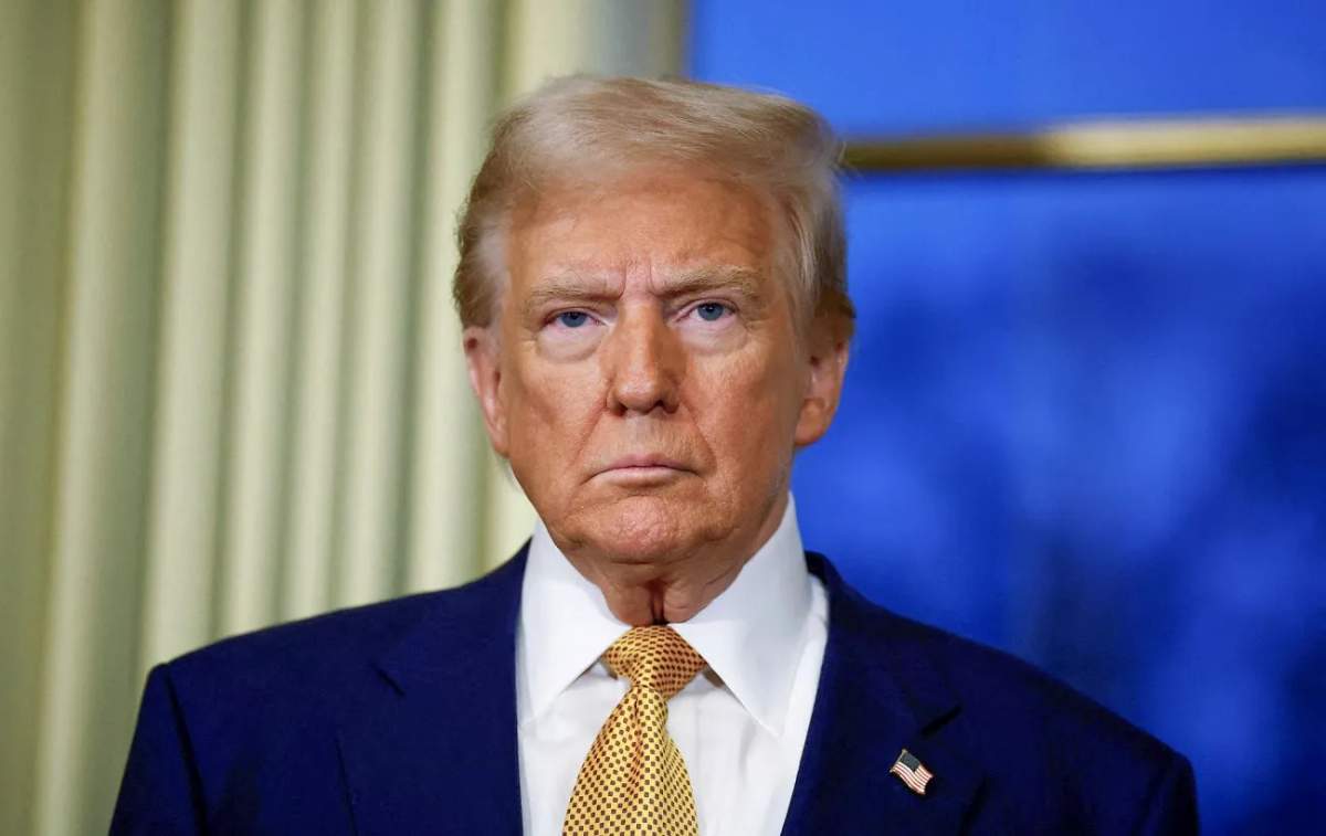 Donald Tramp Rusiya və İrana qarşı sanksiyalar haqqında qanunu imzaladı Donald Tramp Rusiya və İrana qarşı sanksiyalar haqqında qanunu imzaladı
