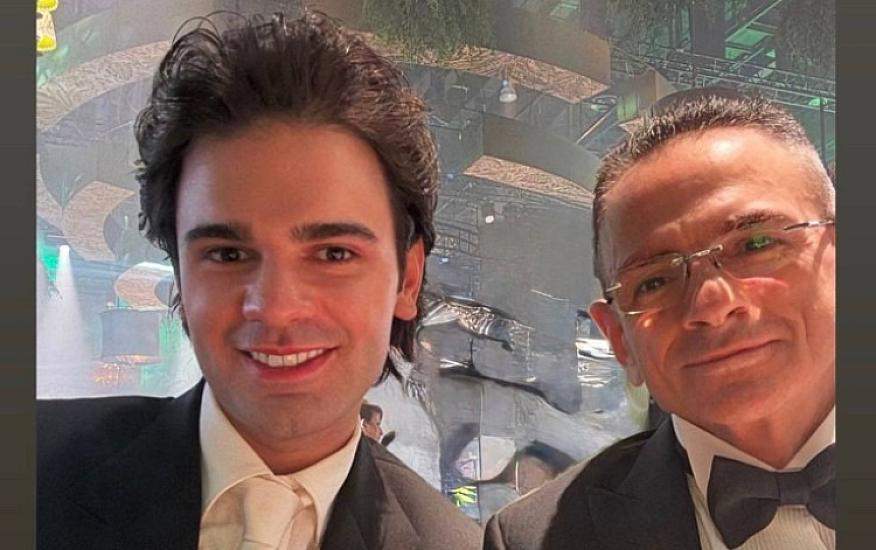 Oğlu Mədət Quliyevlə foto paylaşdı Oğlu Mədət Quliyevlə foto paylaşdı