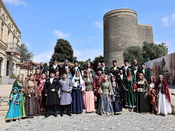 İçərişəhərdə “Milli Geyimlər Günü” keçirildi