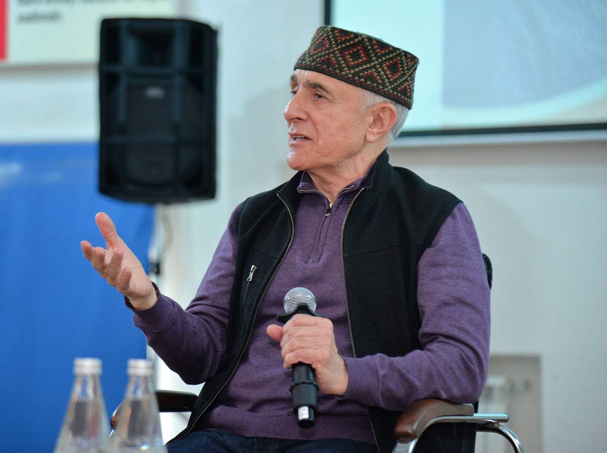 Alim Qasımov Üzeyir Mehdizadə ilə duetindən danışıb: Kim tənqid edir, özü bilər Alim Qasımov Üzeyir Mehdizadə ilə duetindən danışıb: Kim tənqid edir, özü bilər