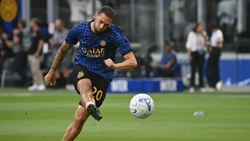 Hakan Çalhanoğlunun gələcəyi bəlli olur Hakan Çalhanoğlunun gələcəyi bəlli olur