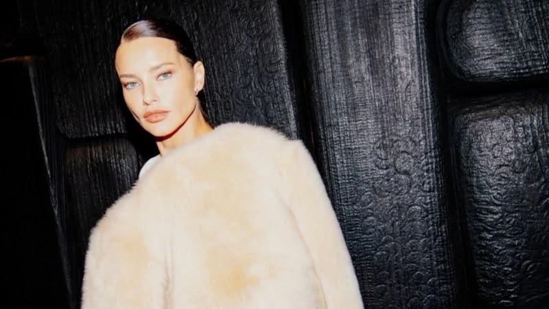 Adriana Lima son görünüşü ilə heyran etdi Adriana Lima son görünüşü ilə heyran etdi