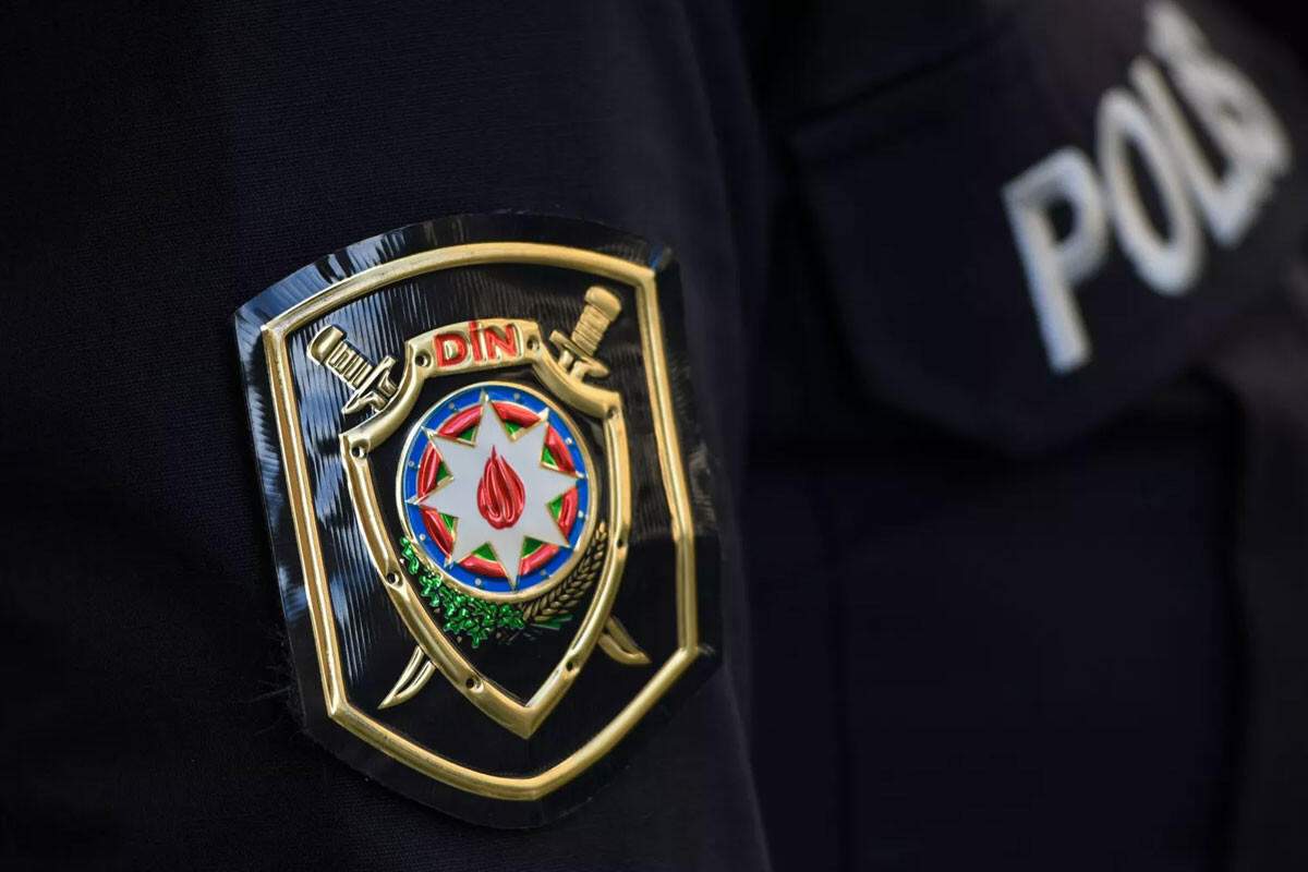 Polis əməkdaşlarına silahlı müqavimət göstərən şəxs zərərsizləşdirildi Polis əməkdaşlarına silahlı müqavimət göstərən şəxs zərərsizləşdirildi