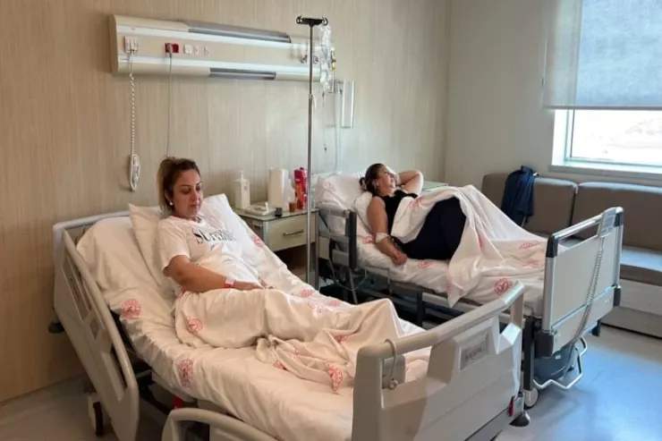 Botoks etdirən 3 qadın xəstəxanaya düşdü Botoks etdirən 3 qadın xəstəxanaya düşdü