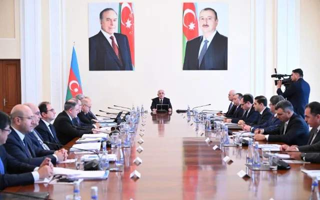 Əli Əsədov nazirləri topladı - FOTOLAR Əli Əsədov nazirləri topladı - FOTOLAR