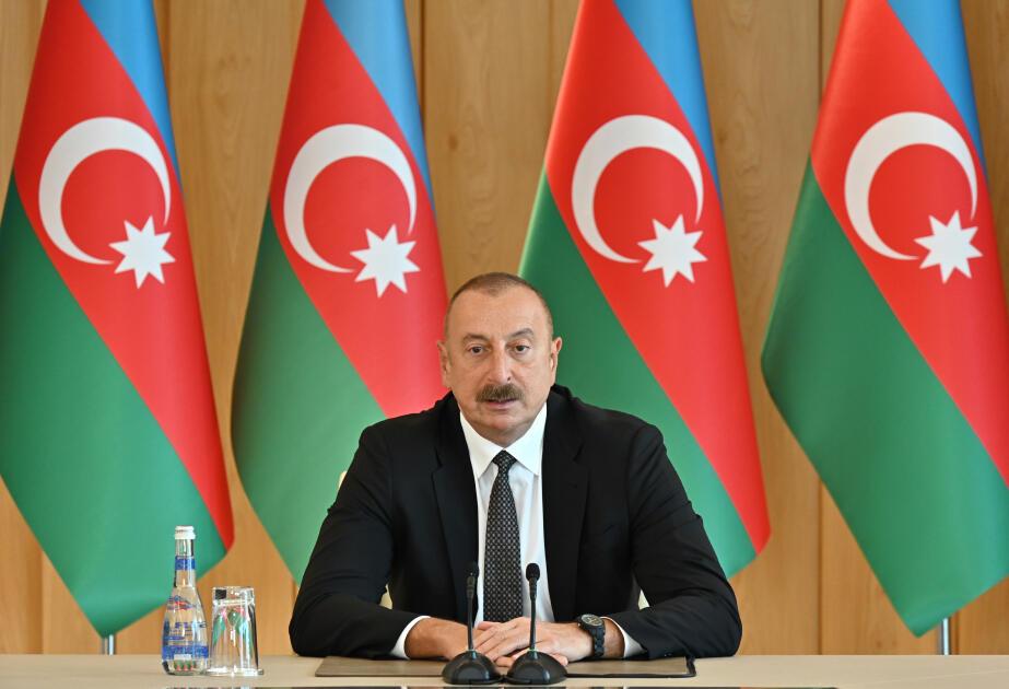 İlham Əliyev: İnvestisiyalara yanaşmamız yalnız kapital cəlb etməklə məhdudlaşmır İlham Əliyev: İnvestisiyalara yanaşmamız yalnız kapital cəlb etməklə məhdudlaşmır