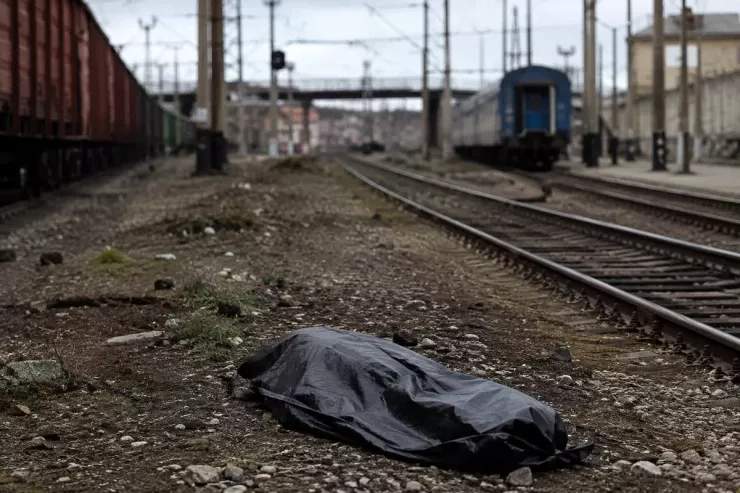 Lənkəranda dəmiryolu xəttinin kənarından kişi meyiti tapıldı Lənkəranda dəmiryolu xəttinin kənarından kişi meyiti tapıldı