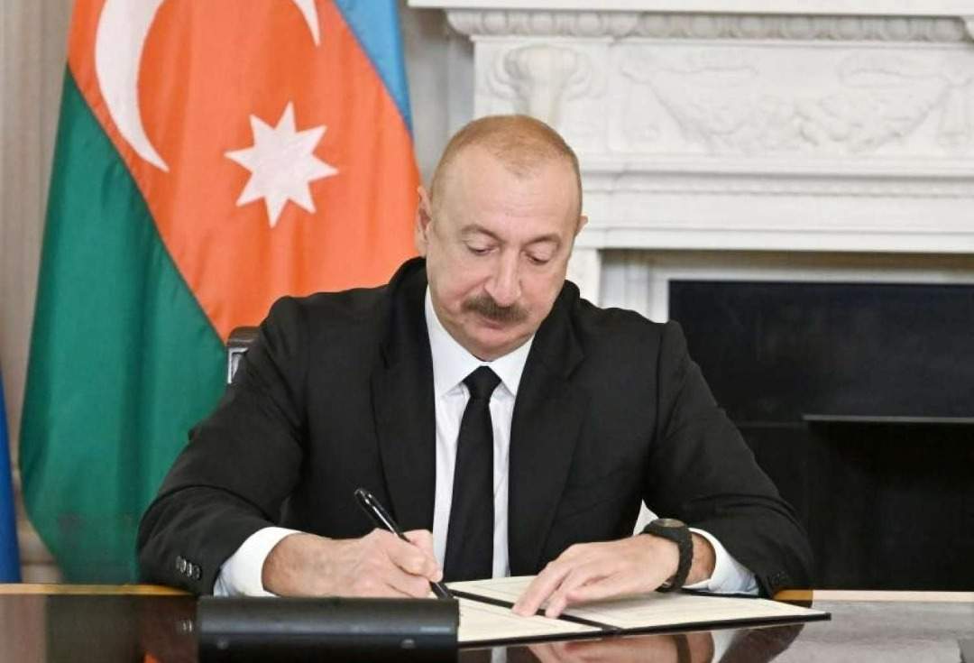 Prezident fərman imzaladı Prezident fərman imzaladı