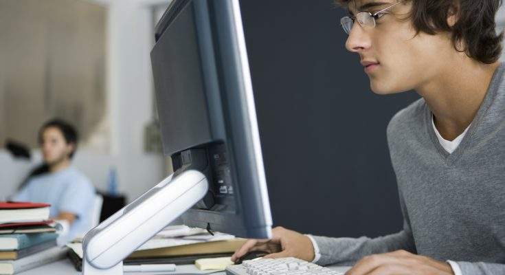 Yeni nəslin nümayəndələri internetdə ən çox bu sözləri axtarır Yeni nəslin nümayəndələri internetdə ən çox bu sözləri axtarır