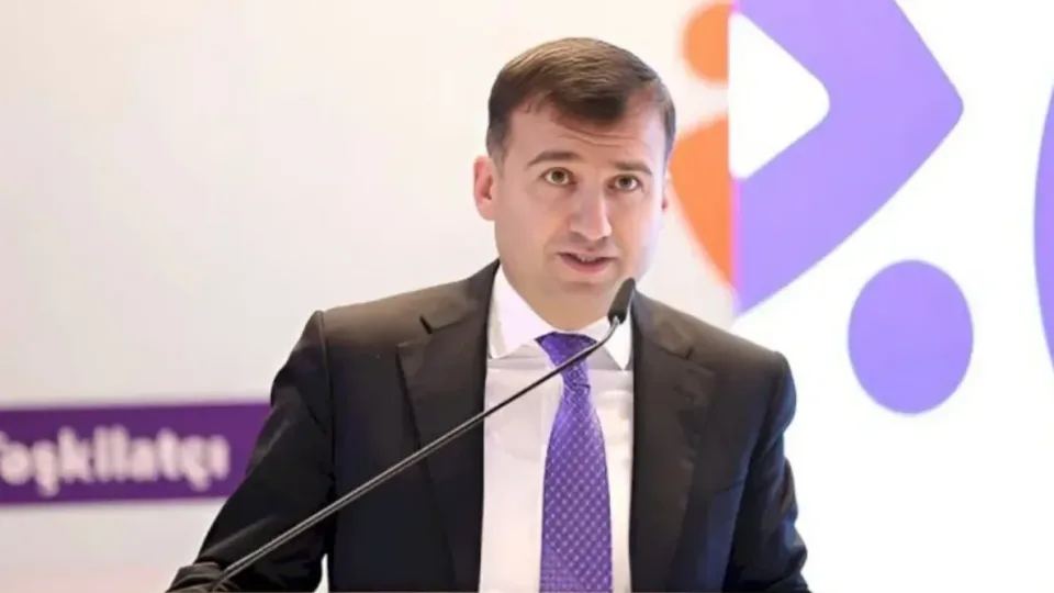 Azər Mursaqulov idarə rəisini işdən çıxardı Azər Mursaqulov idarə rəisini işdən çıxardı