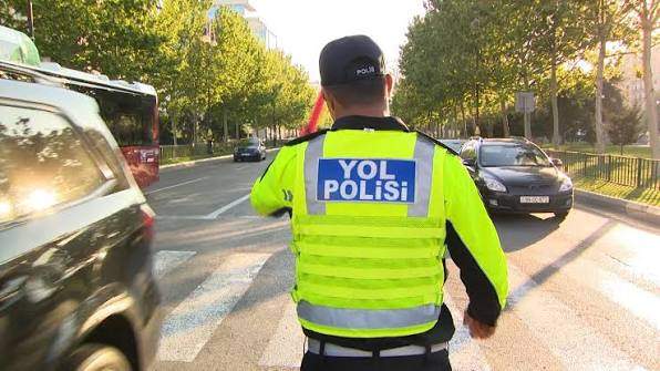 Avtobus zolağına girən sürücülərə DİN-dən xəbərdarlıq Avtobus zolağına girən sürücülərə DİN-dən xəbərdarlıq