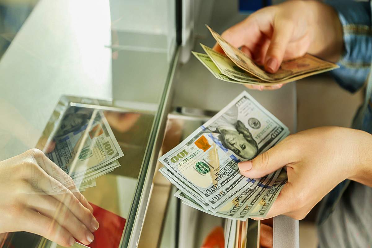 Sanksiyalar və kapital axını: Rusiyanın pul məhdudiyyətinin pərdəarxası Sanksiyalar və kapital axını: Rusiyanın pul məhdudiyyətinin pərdəarxası