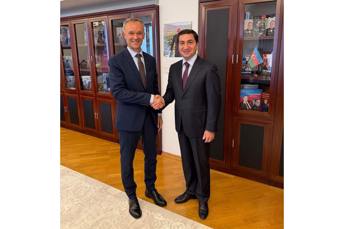 Hikmət Hacıyev Litva səfiri ilə müzakirə aparıb Hikmət Hacıyev Litva səfiri ilə müzakirə aparıb