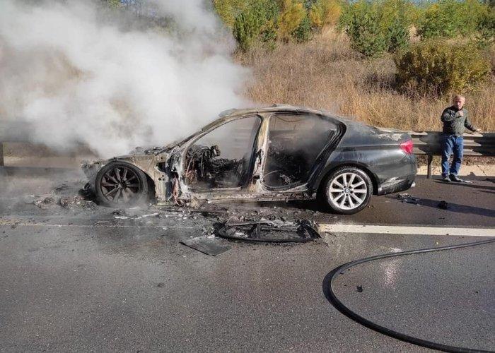 Bakı-Qazax yolunda “Mercedes” yandı