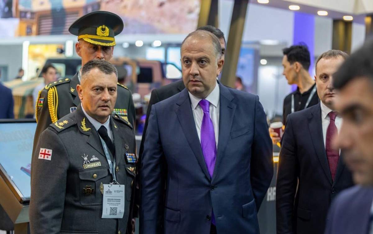 Gürcüstanın müdafiə naziri Azərbaycandadır Gürcüstanın müdafiə naziri Azərbaycandadır