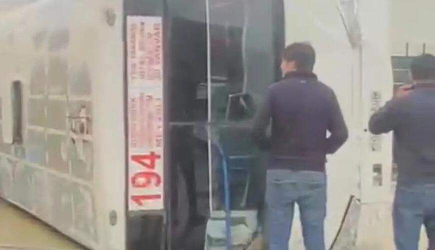 Bakıda aşan avtobusda xəsarət alanlarla bağlı yeni məlumat-VİDEO Bakıda aşan avtobusda xəsarət alanlarla bağlı yeni məlumat-VİDEO