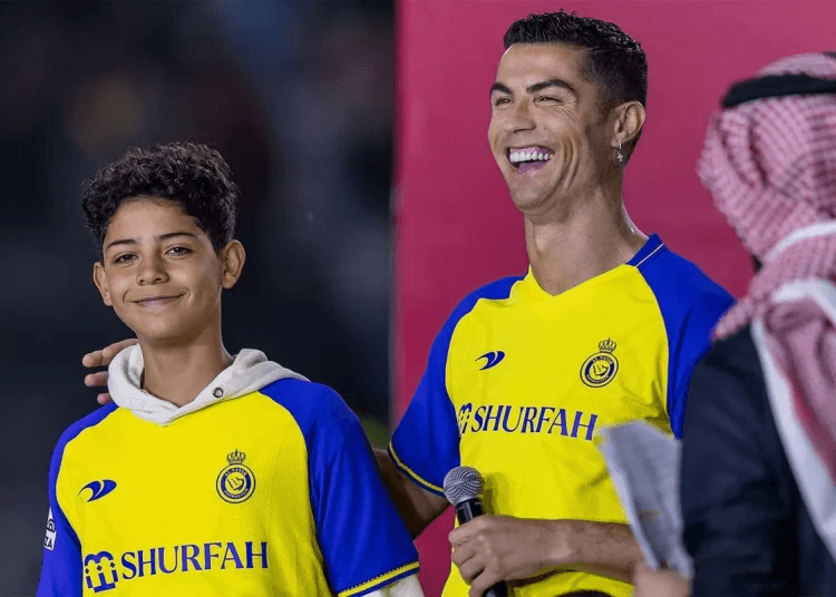 Ronaldunun milli komandanı tərk etməsinə həm də oğlu səbəb imiş