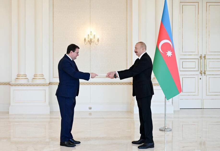 İlham Əliyev Avstriyanın Azərbaycanda yeni təyin olunmuş səfirini qəbul edib İlham Əliyev Avstriyanın Azərbaycanda yeni təyin olunmuş səfirini qəbul edib