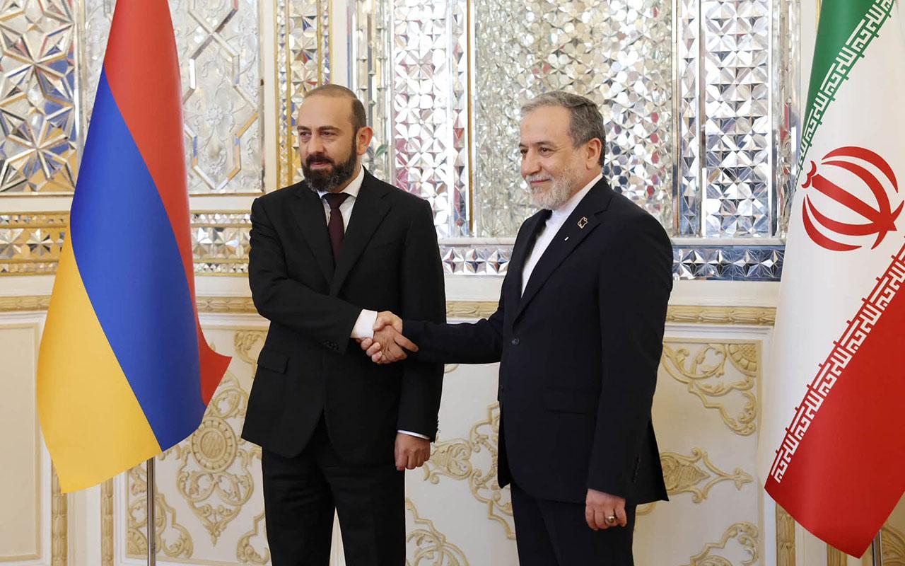 Əraqçi ilə Mirzoyan nələri müzakirə edib?