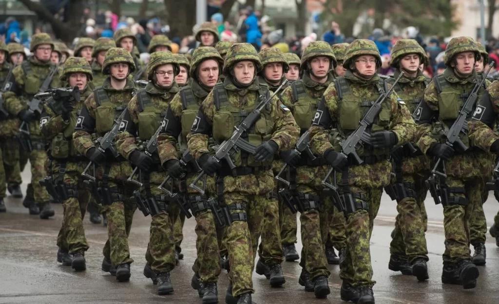 Estoniya narahatdır: Rusiya ilə sərhəddə qoşun yığır